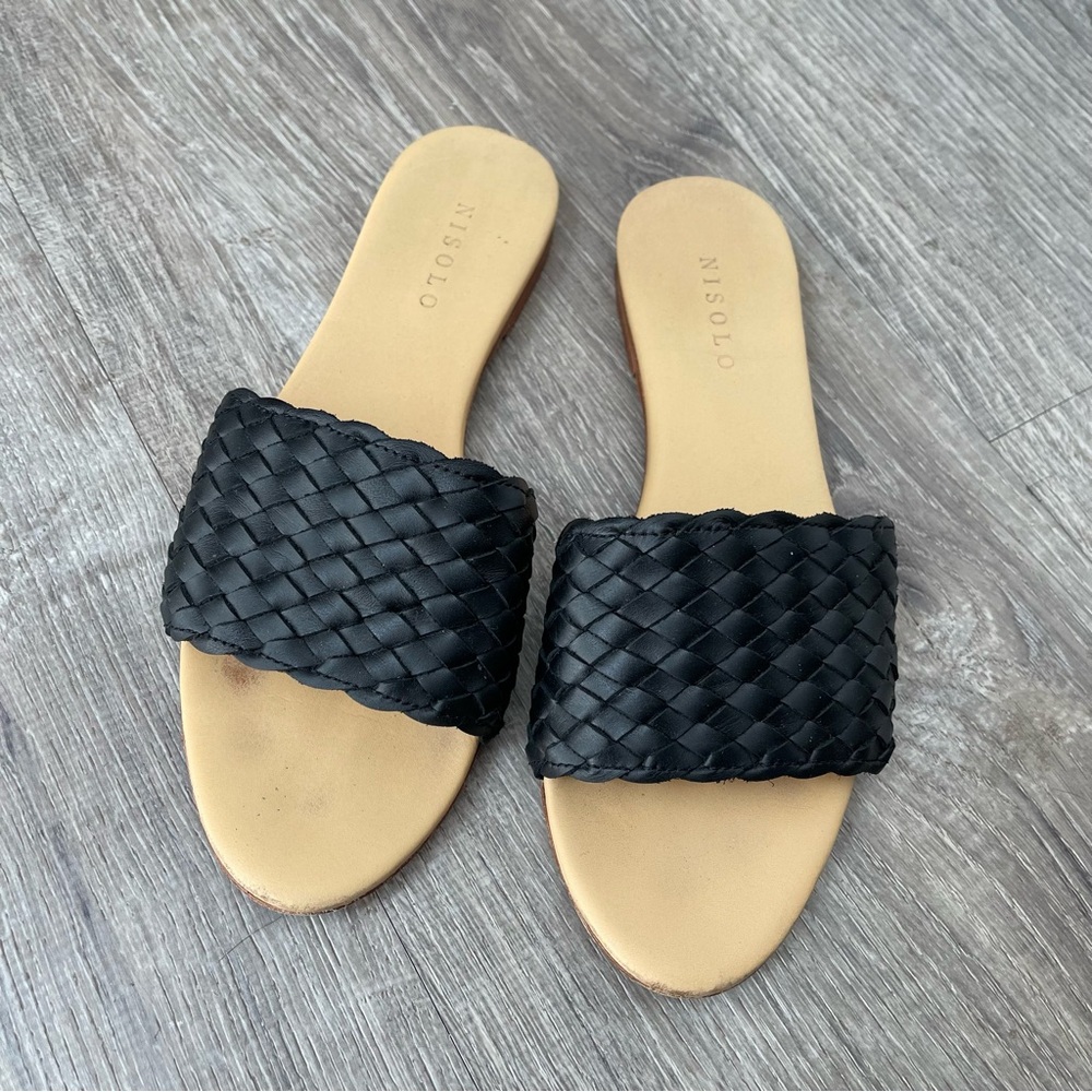 Nisolo Isla slides